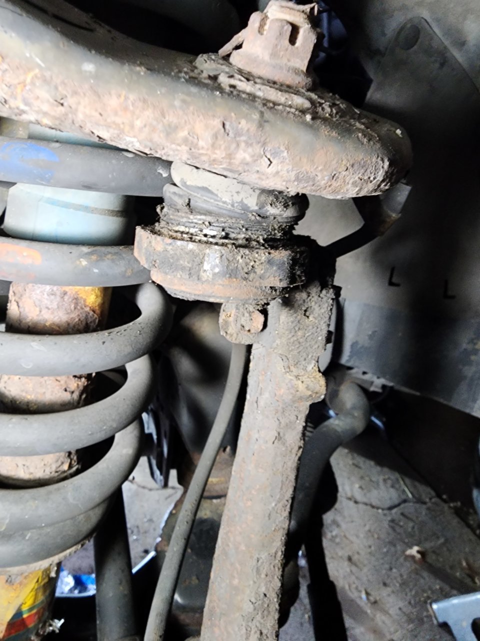 Lengőkar gömbfej, talpas hiba jelenségek, működése és árai, vásárlás.