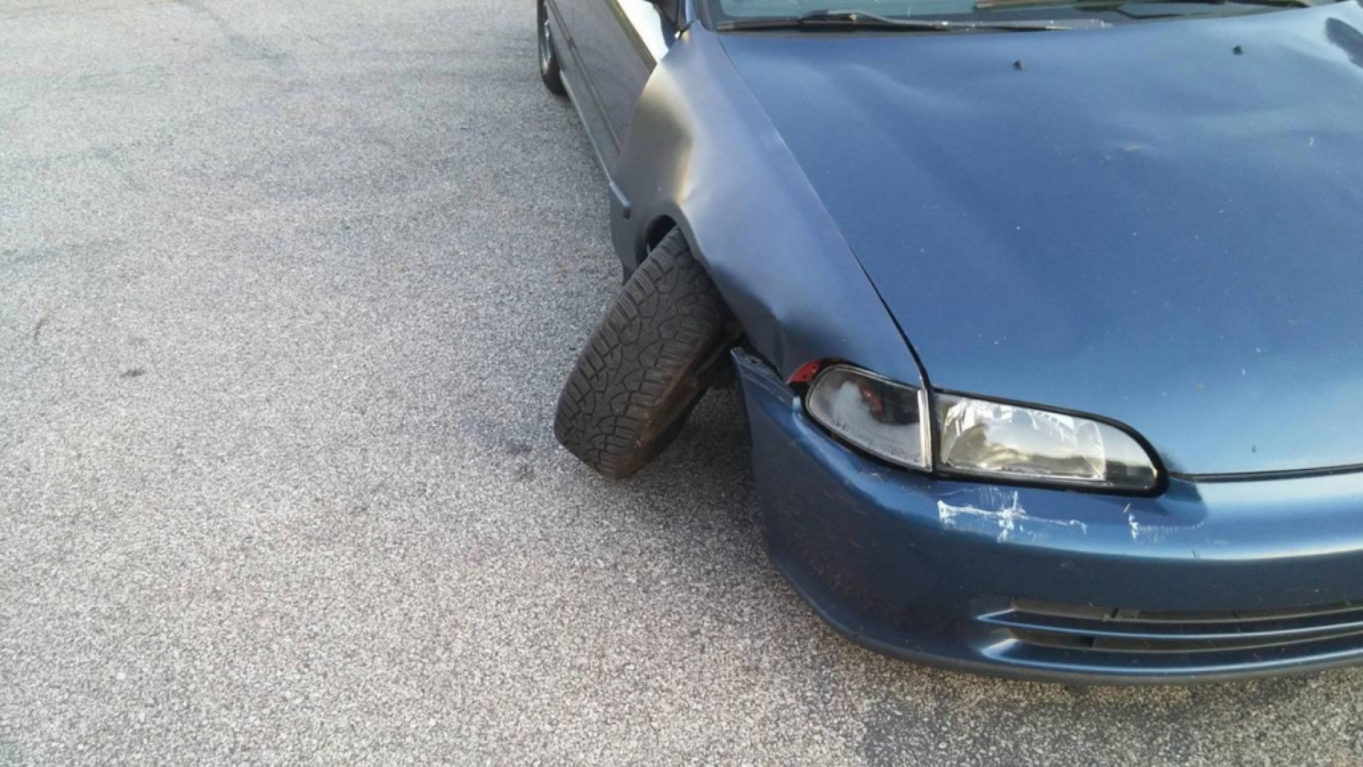 Láttál már olyan videót, amiben kiszakadt a kerék az autóból? Ez bizony lengőkar hiba.